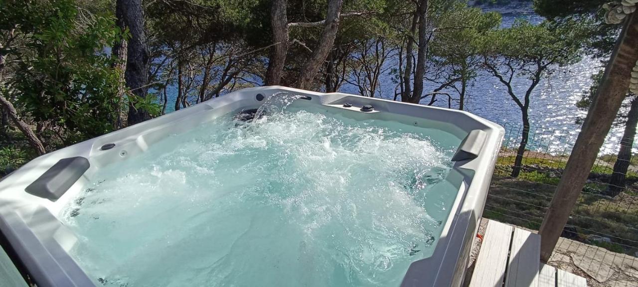 By The Sea With Private Heated Hydromassage Pool Zirje