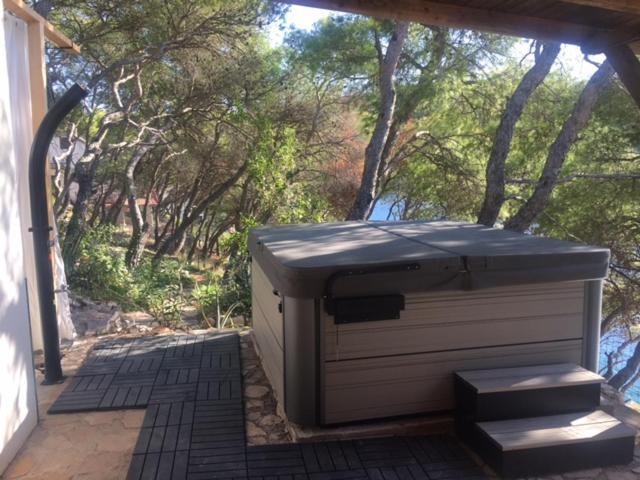 By The Sea With Private Heated Hydromassage Pool Apartment Zirje