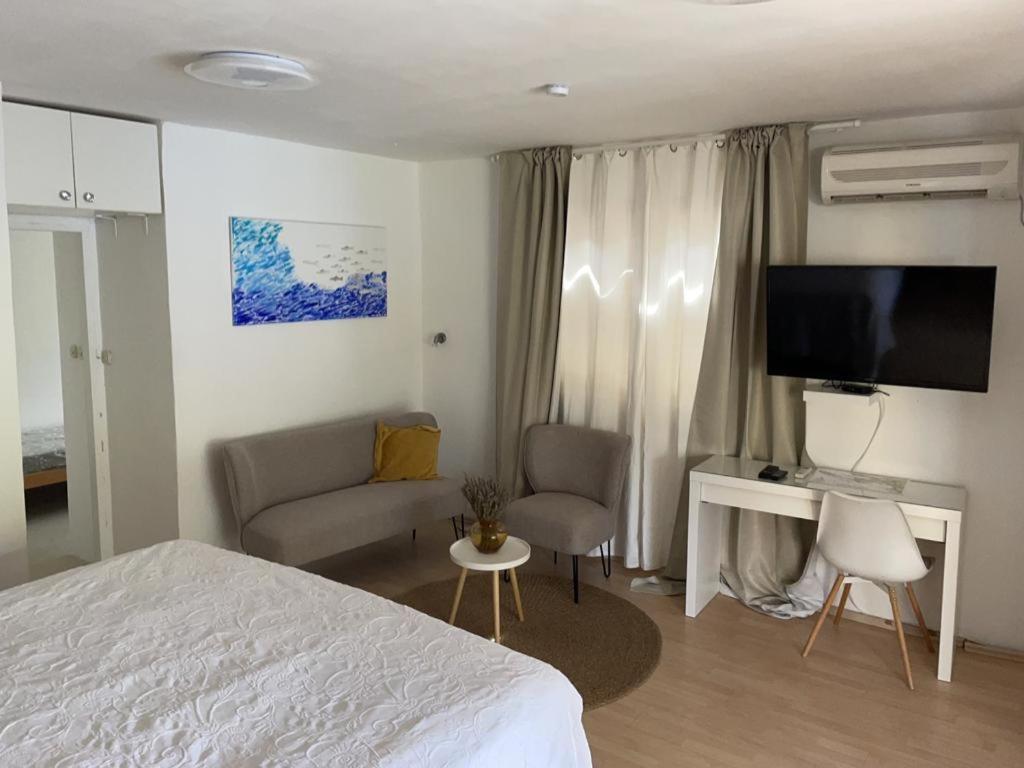 Apartment By The Sea With Private Heated Hydromassage Pool *