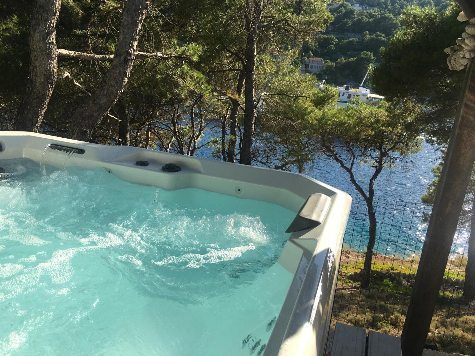 Apartment By The Sea With Private Heated Hydromassage Pool Zirje